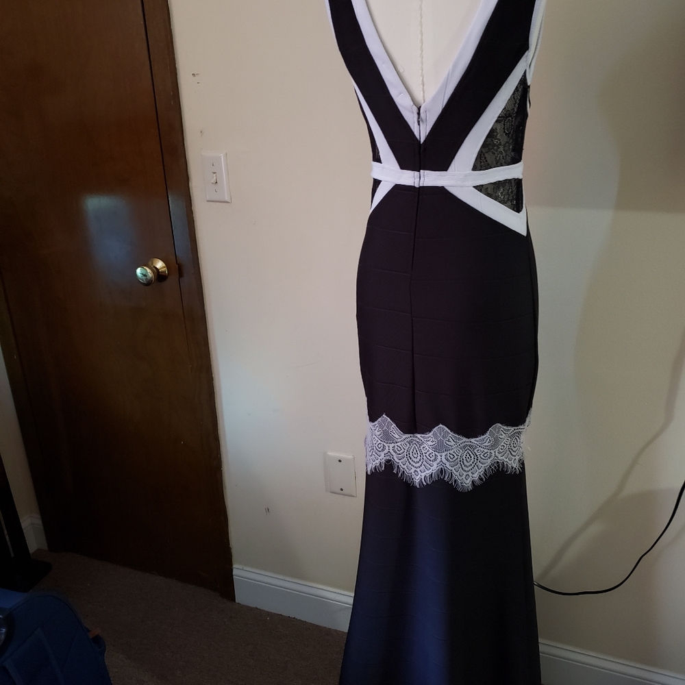 Dress - Picture 3 of 3